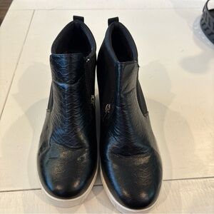 Black Textured Faux Leather Wedge Ankle Boots sz 8
